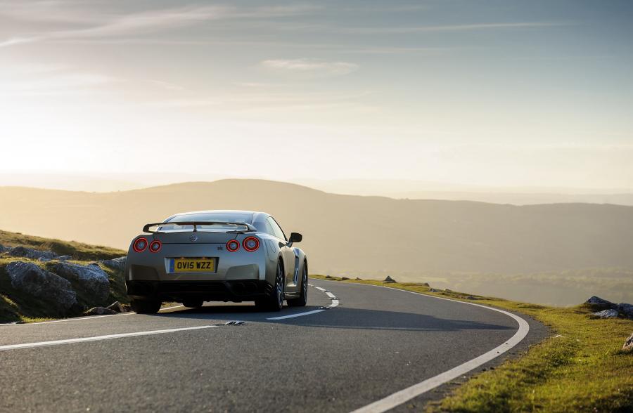  Nissan GT-R 45th Anniversary 2015 года  (UK) (фото 13 из 38)